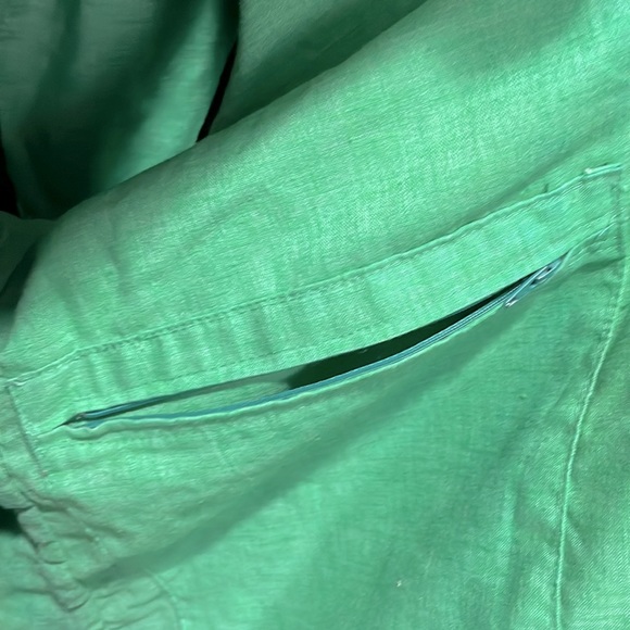 Blazer - Picture 3 of 4